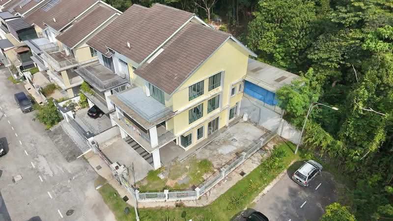 Semi-Detached House for Sale in Bandar Mahkota Cheras (Cheras) - Azli Ibrahim - Exterior - PropertyGuru.com.my
