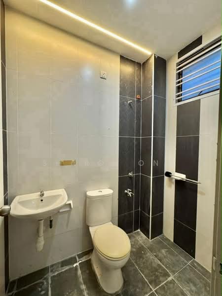 2-storey Terraced House for Sale in Taman Bestari Indah (Ulu Tiram) - Sharon Ong - Bathroom - PropertyGuru.com.my