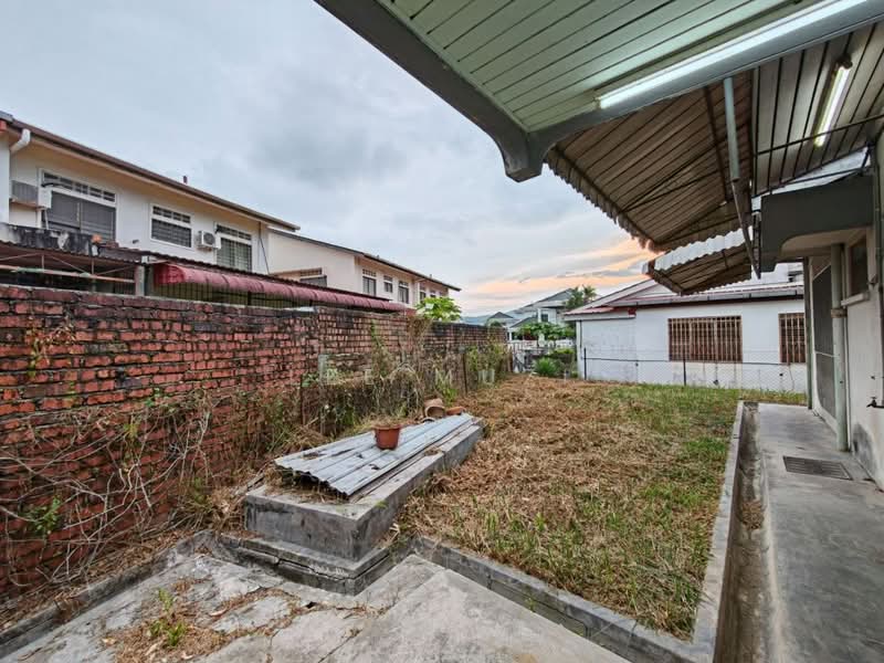 Semi-Detached House for Sale in New Pasir Puteh (Ipoh) - Lee Muzi - Exterior - PropertyGuru.com.my
