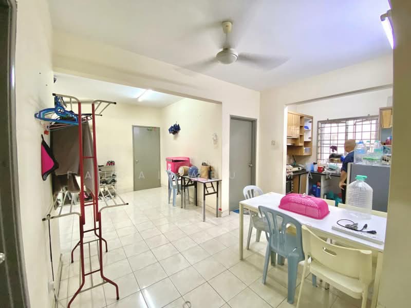Apartment for Sale at Pangsapuri Tainia - Faisal Abu Omar - Kitchen - PropertyGuru.com.my
