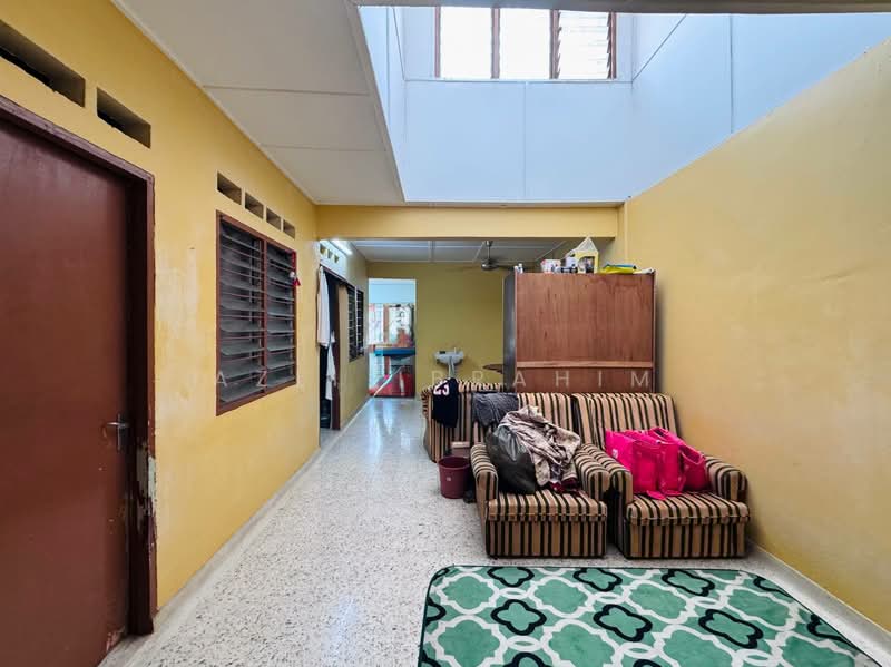 Rumah Teres 1 Tingkat untuk Dijual di Taman Ehsan (Kepong) - Azli Ibrahim - Corridor - PropertyGuru.com.my