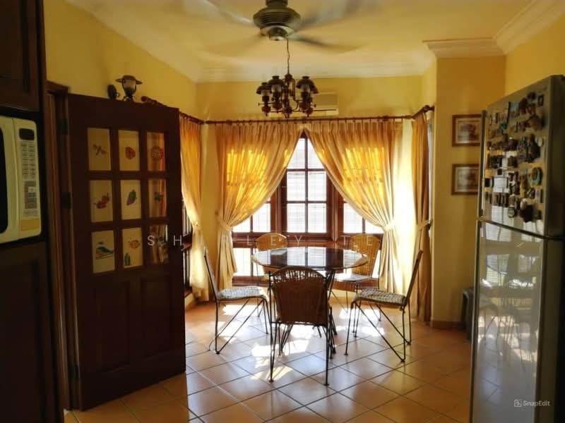 Semi-Detached House for Sale in Desa Ria (Sungai Ara) - Shirley Teh - Dining Room - PropertyGuru.com.my