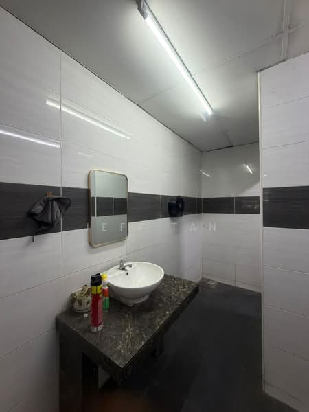 Commercial Bungalow for Rent in Ipoh (Perak) - Jeff Tan - Bathroom - PropertyGuru.com.my