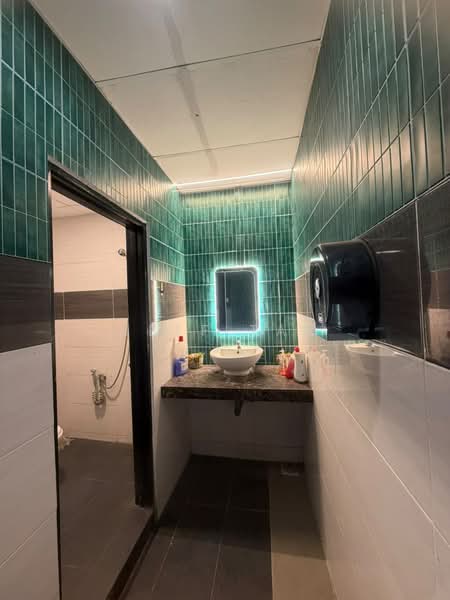 Commercial Bungalow for Rent in Ipoh (Perak) - Jeff Tan - Bathroom - PropertyGuru.com.my