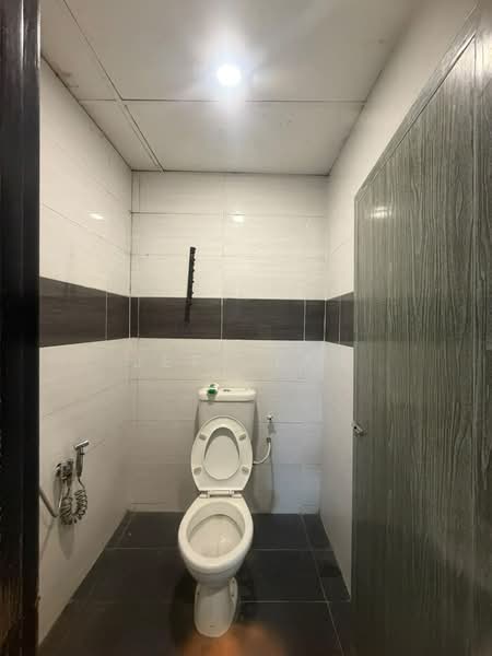 Commercial Bungalow for Rent in Ipoh (Perak) - Jeff Tan - Bathroom - PropertyGuru.com.my
