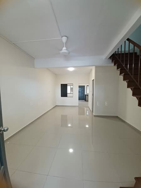 2-storey Terraced House for Rent in Kluang (Johor) - Shanel Tee - Living Room - PropertyGuru.com.my