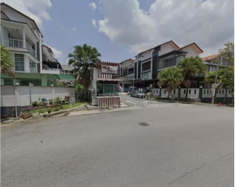 2.5-storey Terraced House for Sale in Seri Kembangan (Selangor) - Aaron Teh - Exterior - PropertyGuru.com.my