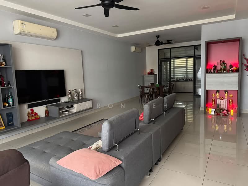 2.5-storey Terraced House for Sale in Seri Kembangan (Selangor) - Aaron Teh - Living Room - PropertyGuru.com.my