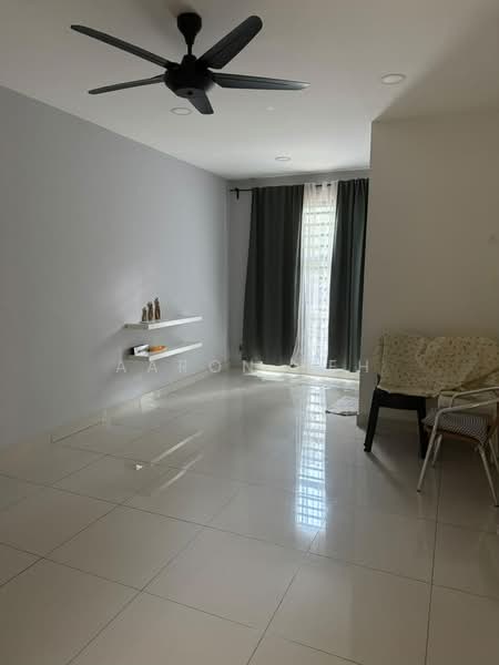 2.5-storey Terraced House for Sale in Seri Kembangan (Selangor) - Aaron Teh - Living Room - PropertyGuru.com.my