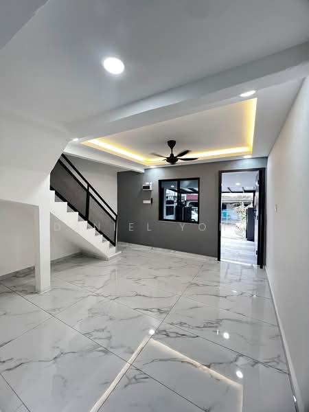 Rumah Teres 2 Tingkat untuk Dijual di Taman Ungku Tun Aminah (Skudai) - Daniel Yong - Living Room - PropertyGuru.com.my