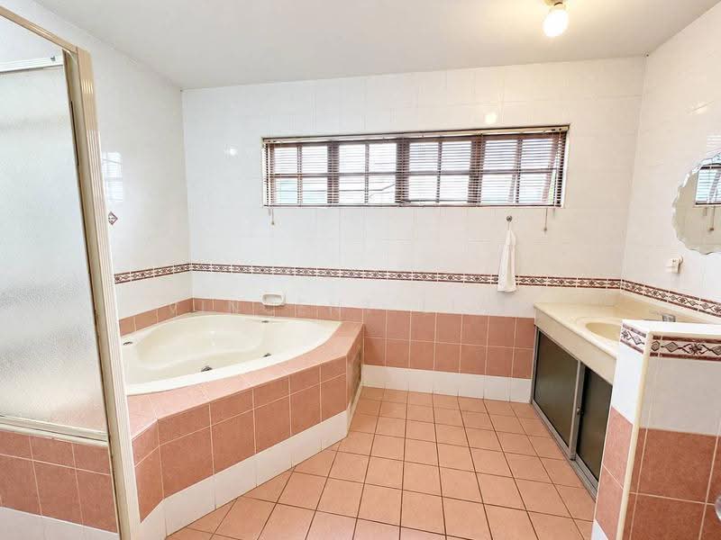 Bungalow House for Sale in Sunway Damansara (Kota Damansara) - Vincent Liaw - Bathroom - PropertyGuru.com.my