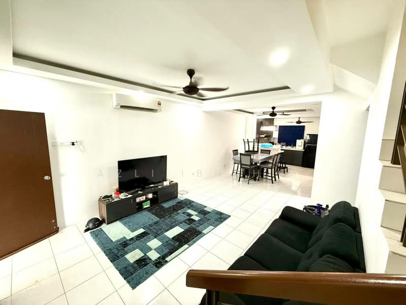 2-storey Terraced House for Sale in Taman Desiran Bayu (Puchong) - Azli Ibrahim - Living Room - PropertyGuru.com.my