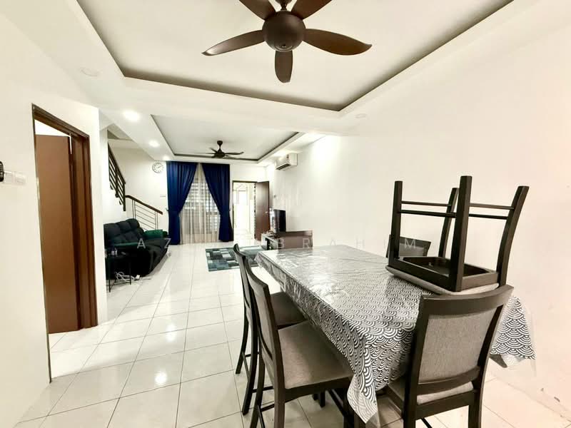 2-storey Terraced House for Sale in Taman Desiran Bayu (Puchong) - Azli Ibrahim - Living Room - PropertyGuru.com.my
