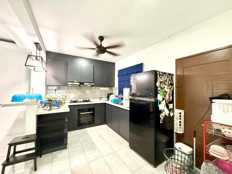 2-storey Terraced House for Sale in Taman Desiran Bayu (Puchong) - Azli Ibrahim - Kitchen - PropertyGuru.com.my