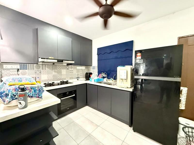 2-storey Terraced House for Sale in Taman Desiran Bayu (Puchong) - Azli Ibrahim - Kitchen - PropertyGuru.com.my