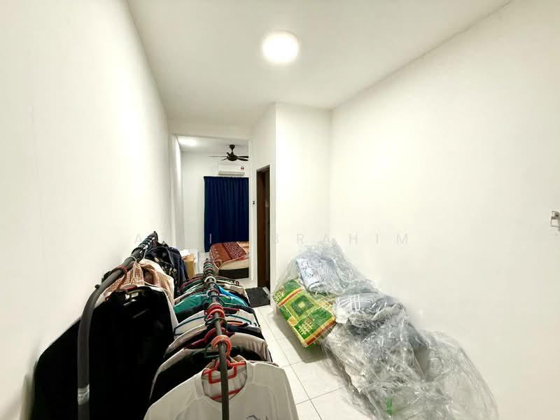 2-storey Terraced House for Sale in Taman Desiran Bayu (Puchong) - Azli Ibrahim - Corridor - PropertyGuru.com.my