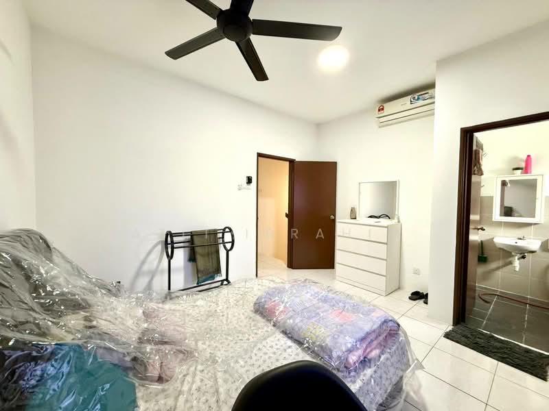 2-storey Terraced House for Sale in Taman Desiran Bayu (Puchong) - Azli Ibrahim - Bedroom - PropertyGuru.com.my