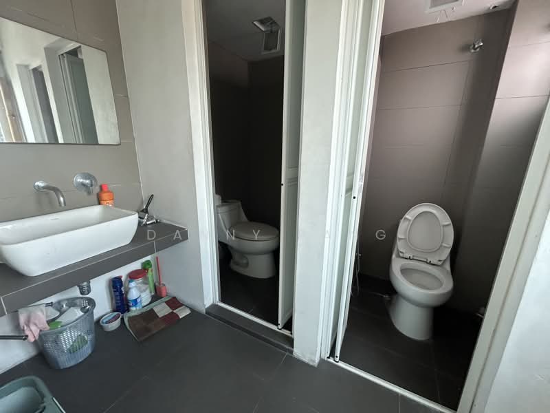 Shop for Sale in Taman Puchong Intan (Puchong) - Danny Pang - Bathroom - PropertyGuru.com.my