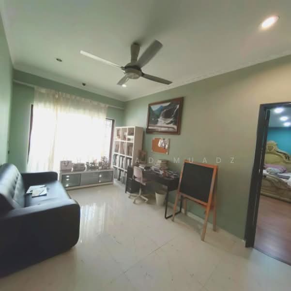 Rumah Berkembar untuk Dijual di Seri Kembangan (Selangor) - Muhammad Muadz - Living Room - PropertyGuru.com.my