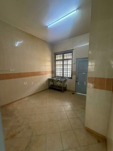 Rumah Teres 2 Tingkat untuk Dijual di Taman Damansara Aliff (Tampoi) - Melinda Ee - Kitchen - PropertyGuru.com.my