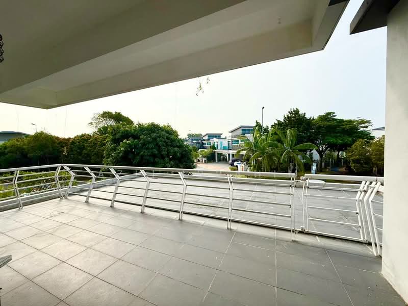Rumah Berkembar untuk Dijual di Perdana Lakeview East (Cyberjaya) - Azli Ibrahim - Balcony - PropertyGuru.com.my