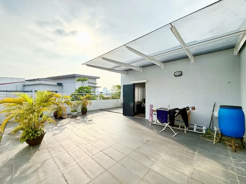 Rumah Berkembar untuk Dijual di Perdana Lakeview East (Cyberjaya) - Azli Ibrahim - Exterior - PropertyGuru.com.my