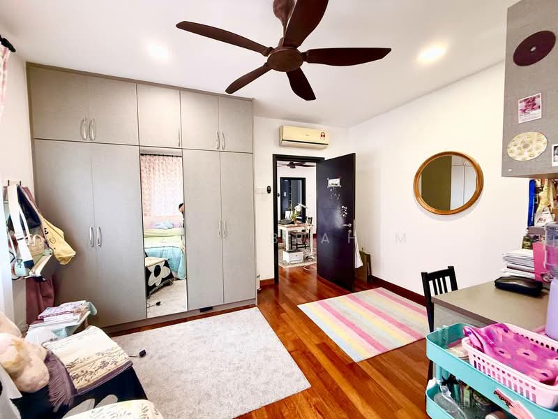 Rumah Berkembar untuk Dijual di Perdana Lakeview East (Cyberjaya) - Azli Ibrahim - Bedroom - PropertyGuru.com.my