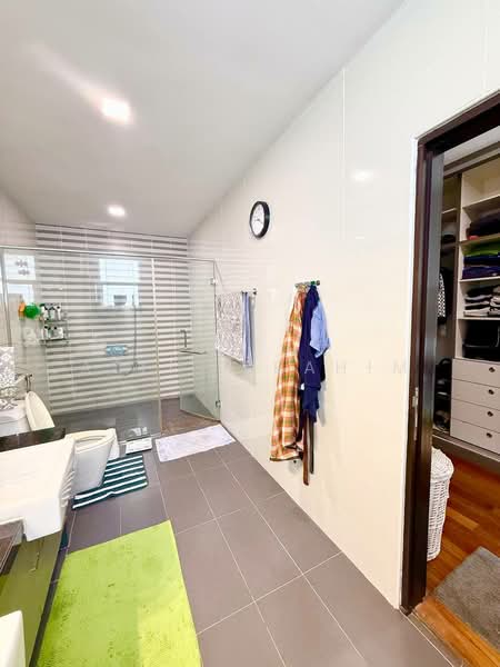 Rumah Berkembar untuk Dijual di Perdana Lakeview East (Cyberjaya) - Azli Ibrahim - Bathroom - PropertyGuru.com.my