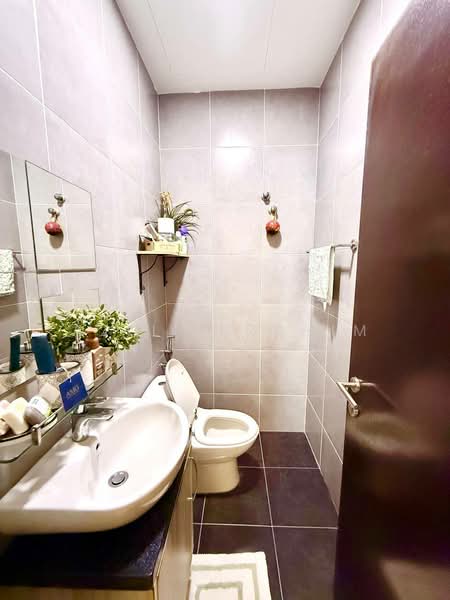 Rumah Berkembar untuk Dijual di Perdana Lakeview East (Cyberjaya) - Azli Ibrahim - Bathroom - PropertyGuru.com.my
