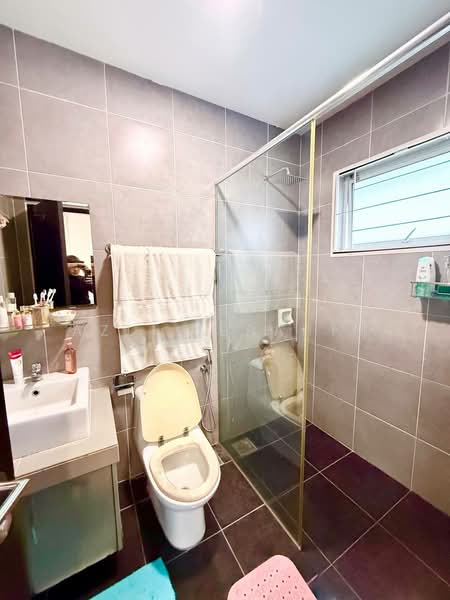 Rumah Berkembar untuk Dijual di Perdana Lakeview East (Cyberjaya) - Azli Ibrahim - Bathroom - PropertyGuru.com.my