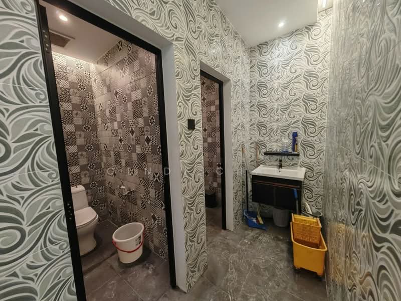 Shop for Sale in Indahpura Industrial Park (Kulai) - Cendy Chau - Bathroom - PropertyGuru.com.my