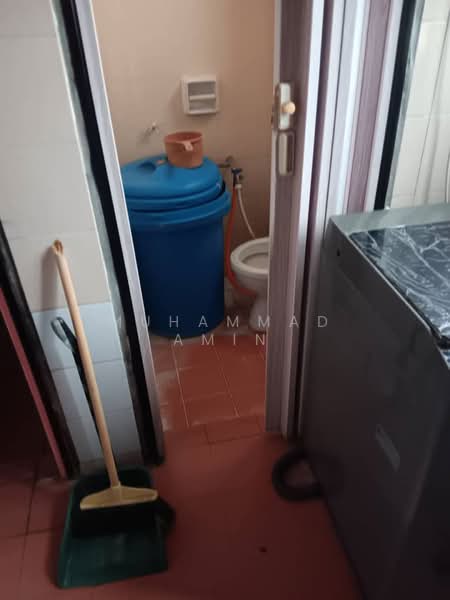 Flat for Sale at Puchong Permai - Muhammad Amin - Bathroom - PropertyGuru.com.my