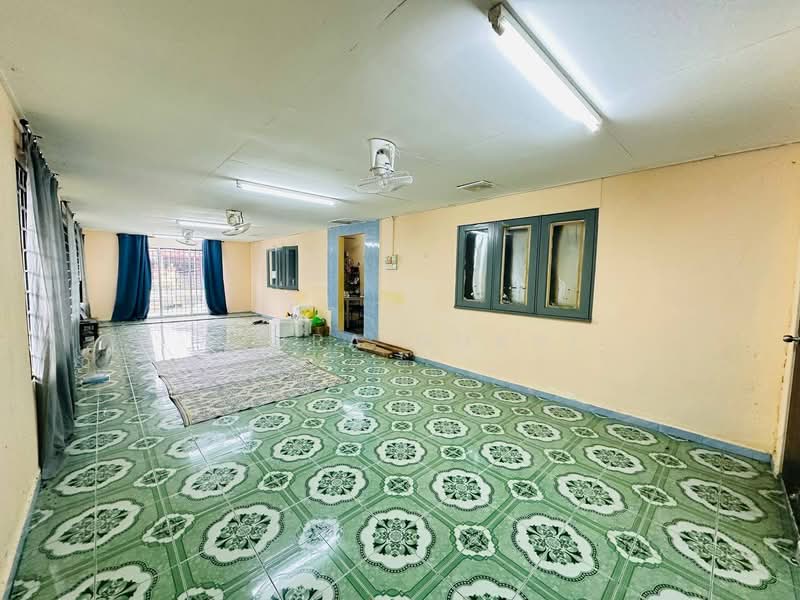 Rumah Teres 1 Tingkat untuk Dijual di Kepala Batas (Penang) - Azura Ghani - Living Room - PropertyGuru.com.my