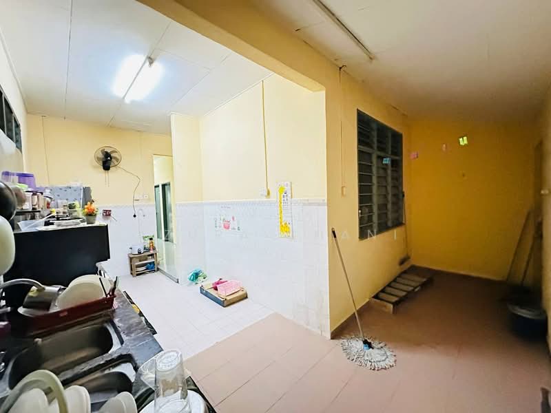 Rumah Teres 1 Tingkat untuk Dijual di Kepala Batas (Penang) - Azura Ghani - Kitchen - PropertyGuru.com.my