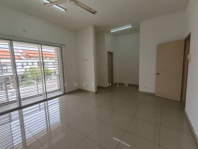 Rumah Teres 2 Tingkat untuk Disewa di Bandar Seri Coalfields (Sungai Buloh) - Chee Hin - Living Room - PropertyGuru.com.my