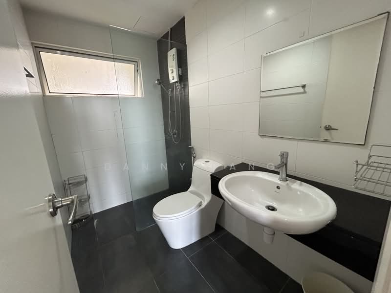 Kondominium untuk Disewa di Laman Baiduri - Danny Pang - Bathroom - PropertyGuru.com.my