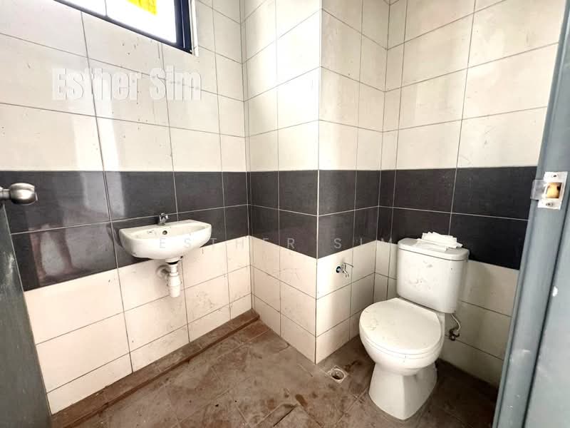Kedai untuk Dijual di Butterworth (Penang) - Esther Sim - Bathroom - PropertyGuru.com.my