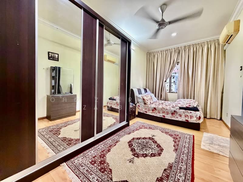 Bungalow for Sale in Taman Maluri (Cheras) - Mohd Zakri Mohd Zamberi - Bedroom - PropertyGuru.com.my