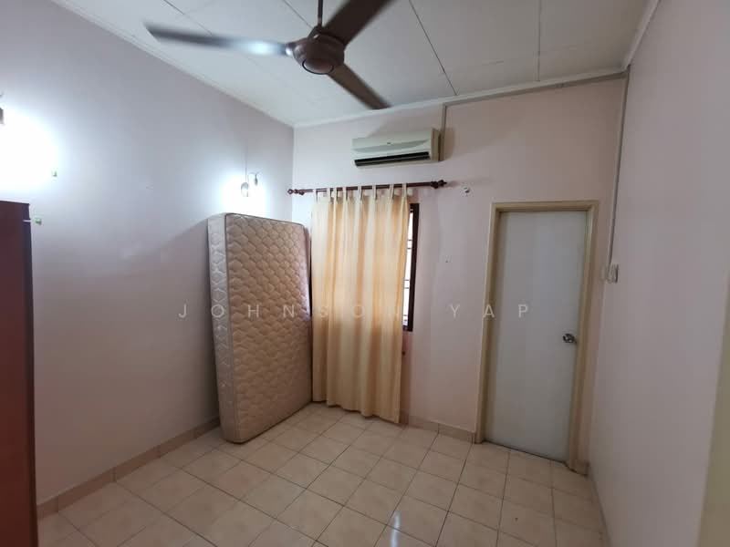 Terraced House for Sale in Taman Mutiara Rini (Skudai) - Johnson Yap - Bedroom - PropertyGuru.com.my