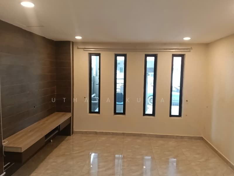 Rumah Teres 2 Tingkat untuk Dijual di Taman Tun Teja (Rawang) - Uthaya Kumar - Living Room - PropertyGuru.com.my