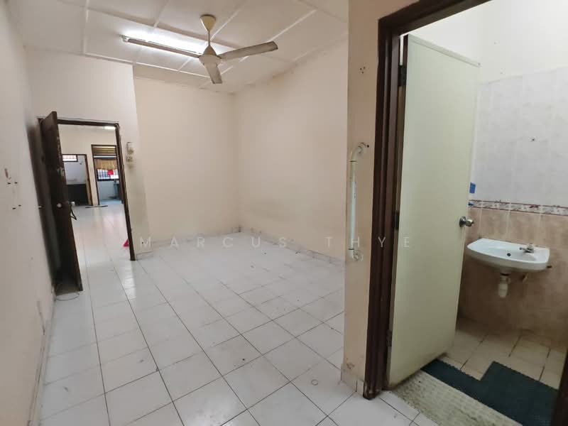1-storey Terraced House for Sale in Taman Impian Emas (Skudai) - Marcus Thye - Living Room - PropertyGuru.com.my