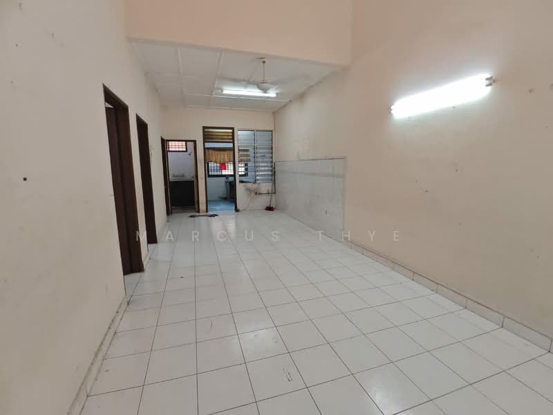 1-storey Terraced House for Sale in Taman Impian Emas (Skudai) - Marcus Thye - Living Room - PropertyGuru.com.my