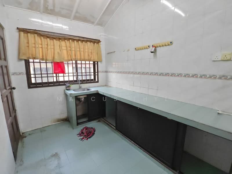 1-storey Terraced House for Sale in Taman Impian Emas (Skudai) - Marcus Thye - Kitchen - PropertyGuru.com.my