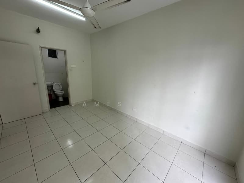 Kondominium untuk Disewa di Sky Awani Residensi 1 - James Tan - Bathroom - PropertyGuru.com.my
