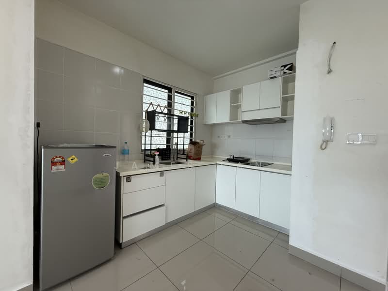 Servis Apartment untuk Disewa di Hedgeford 10 Residences - James Tan - Kitchen - PropertyGuru.com.my