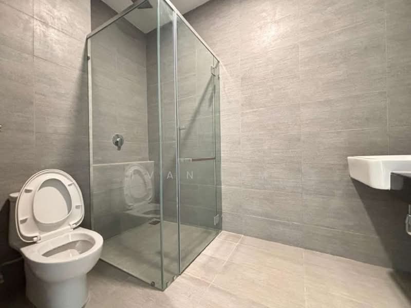 Servis Apartment untuk Dijual di The Pano - Ivan Lum - Bathroom - PropertyGuru.com.my