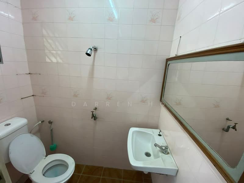 2-storey Terraced House for Sale in Taman Skudai Baru (Skudai) - Darren Ho - Bathroom - PropertyGuru.com.my