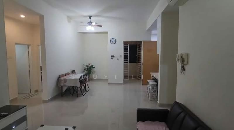 Kondominium untuk Disewa di Spring & Summer Tower, All Seasons Park - Shuyi Lim - Living Room - PropertyGuru.com.my