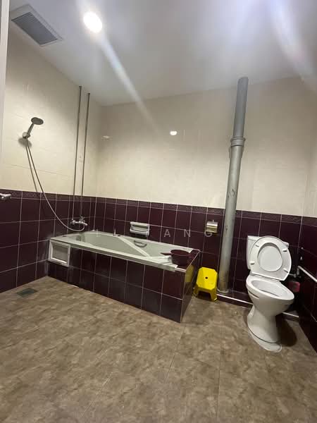 Rumah Berkembar untuk Dijual di Reservoir Garden (Ayer Itam) - Li Fang - Bathroom - PropertyGuru.com.my