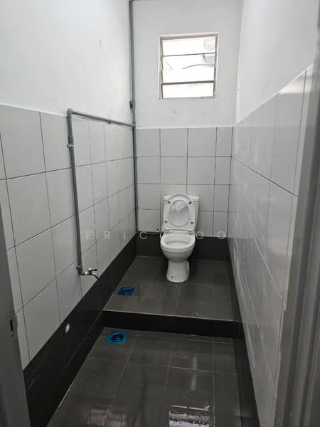 Shop / Office for Rent in Setia Tropika (Johor Bahru) - Eric Foo - Bathroom - PropertyGuru.com.my